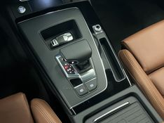 AUDI Q5 2.0 TFSI PERFORMANCE BLACK QUATTRO HÍBRIDO 2023/2024 ÓTIMA CAR FLORES DA CUNHA / Carros no Vale