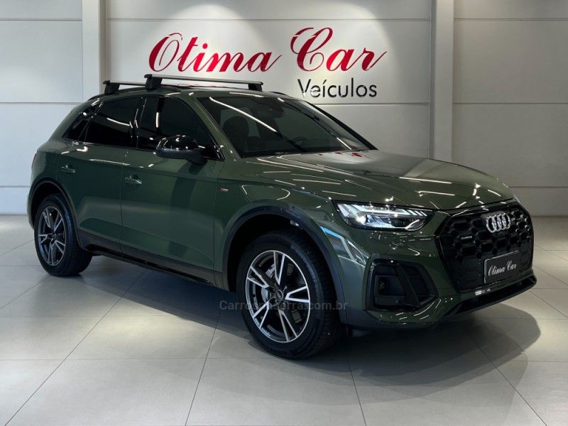 AUDI Q5 2.0 TFSI PERFORMANCE BLACK QUATTRO HÍBRIDO 2023/2024 ÓTIMA CAR FLORES DA CUNHA / Carros no Vale