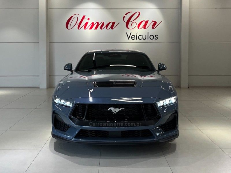 FORD MUSTANG 5.0 GT PERFORMANCE V8 2024/2025 ÓTIMA CAR FLORES DA CUNHA / Carros no Vale