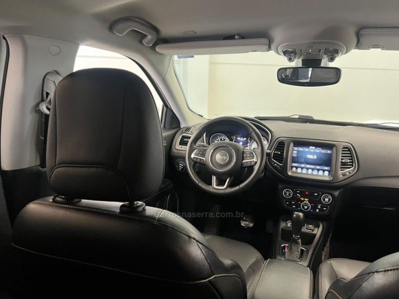 JEEP COMPASS 2.0 16V LONGITUDE 2018/2018 ÓTIMA CAR FLORES DA CUNHA / Carros no Vale