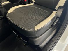 RENAULT KWID 1.0 12V SCE INTENSE 2017/2018 ÓTIMA CAR FLORES DA CUNHA / Carros no Vale