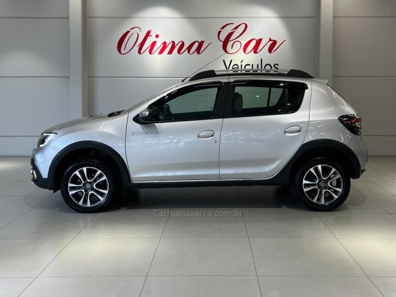 RENAULT SANDERO 1.6 STEPWAY ICONIC X-TRONIC 16V 2021/2022 ÓTIMA CAR FLORES DA CUNHA / Carros no Vale