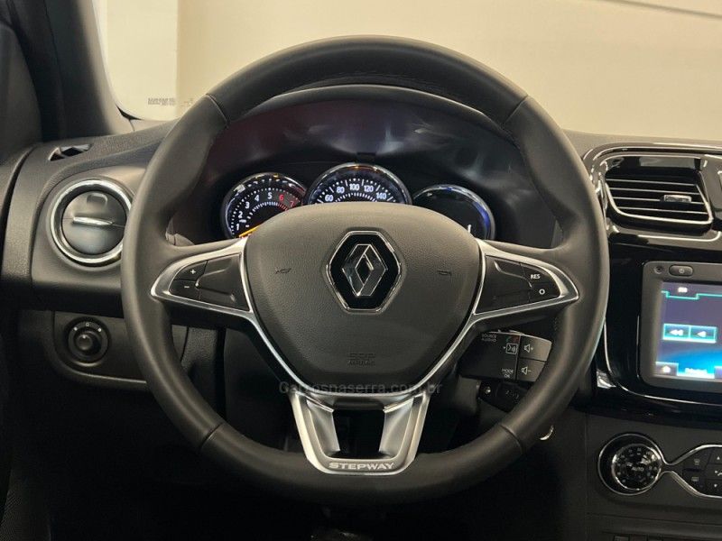 RENAULT SANDERO 1.6 STEPWAY ICONIC X-TRONIC 16V 2021/2022 ÓTIMA CAR FLORES DA CUNHA / Carros no Vale