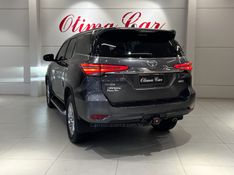 TOYOTA HILUX SW4 2.8 SRX 4X4 7 LUGARES 16V TURBO INTERCOOLER 2021/2021 ÓTIMA CAR FLORES DA CUNHA / Carros no Vale