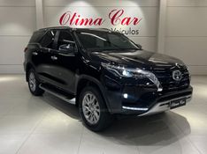 TOYOTA HILUX SW4 2.8 SRX 4X4 7 LUGARES 16V TURBO INTERCOOLER 2023/2024 ÓTIMA CAR FLORES DA CUNHA / Carros no Vale