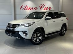 TOYOTA HILUX SW4 2.8 SRX 4X4 DIAMOND 16V TURBO 7 LUGARES 2019/2019 ÓTIMA CAR FLORES DA CUNHA / Carros no Vale