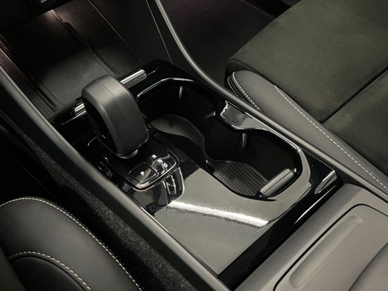 VOLVO C40 RECHARGE PURE ELETRIC 2022/2022 ÓTIMA CAR FLORES DA CUNHA / Carros no Vale