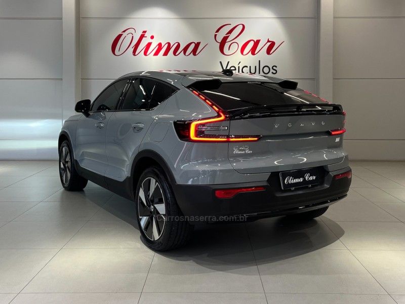 VOLVO EC40 PLUS P6 ELÉTRICO 2025/2026 ÓTIMA CAR FLORES DA CUNHA / Carros no Vale