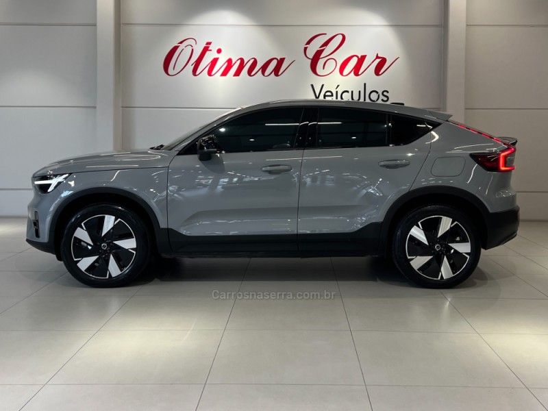 VOLVO EC40 PLUS P6 ELÉTRICO 2025/2026 ÓTIMA CAR FLORES DA CUNHA / Carros no Vale