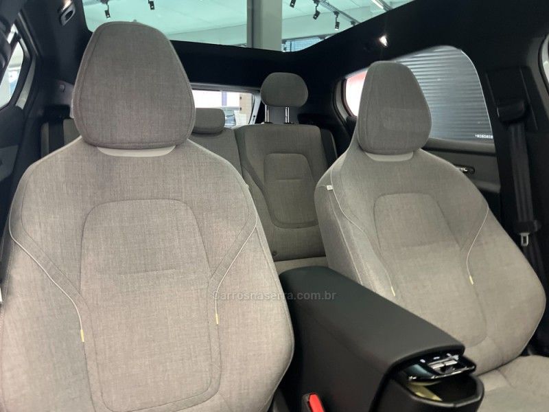 VOLVO EX30 ULTRA EXTENDED RANGE 2024/2024 ÓTIMA CAR FLORES DA CUNHA / Carros no Vale