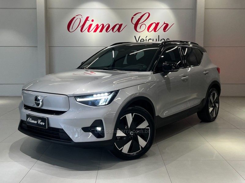 VOLVO XC 40 P6 RECHARGE ELECTRIC PLUS 2023/2024 ÓTIMA CAR FLORES DA CUNHA / Carros no Vale