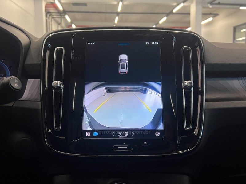 VOLVO XC 40 P6 RECHARGE ELECTRIC PLUS 2023/2024 ÓTIMA CAR FLORES DA CUNHA / Carros no Vale