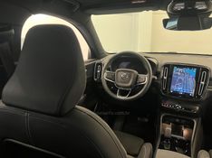 VOLVO XC 40 P6 RECHARGE ELECTRIC PLUS 2023/2024 ÓTIMA CAR FLORES DA CUNHA / Carros no Vale