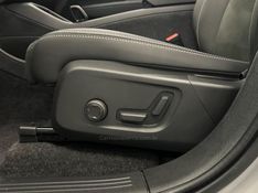 VOLVO XC 40 P6 RECHARGE ELECTRIC PLUS 2023/2024 ÓTIMA CAR FLORES DA CUNHA / Carros no Vale