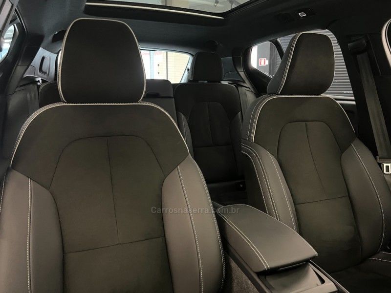 VOLVO XC 40 P6 RECHARGE ELECTRIC PLUS 2023/2024 ÓTIMA CAR FLORES DA CUNHA / Carros no Vale