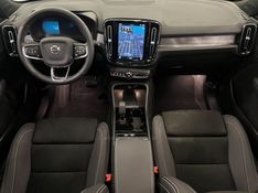 VOLVO XC 40 P6 RECHARGE ELECTRIC PLUS 2023/2024 ÓTIMA CAR FLORES DA CUNHA / Carros no Vale