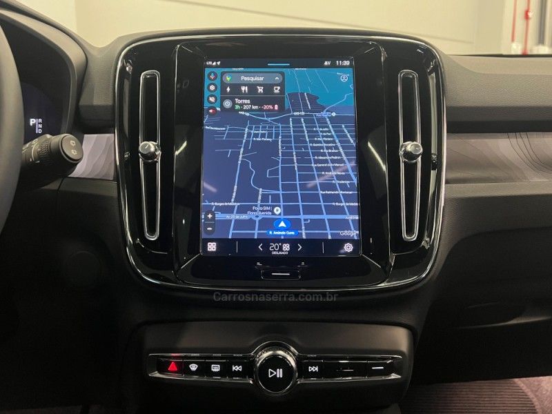 VOLVO XC 40 P6 RECHARGE ELECTRIC PLUS 2023/2024 ÓTIMA CAR FLORES DA CUNHA / Carros no Vale