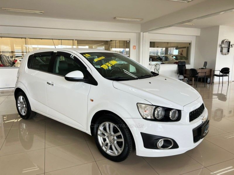 CHEVROLET SONIC 1.6 LTZ 16V 2013/2014 CIMIRRO AUTOMÓVEIS TAQUARA / Carros no Vale