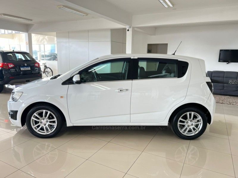 CHEVROLET SONIC 1.6 LTZ 16V 2013/2014 CIMIRRO AUTOMÓVEIS TAQUARA / Carros no Vale