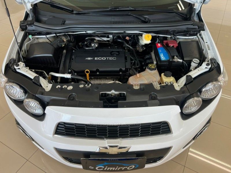 CHEVROLET SONIC 1.6 LTZ 16V 2013/2014 CIMIRRO AUTOMÓVEIS TAQUARA / Carros no Vale