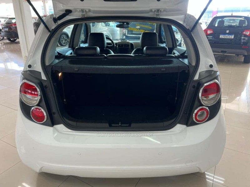 CHEVROLET SONIC 1.6 LTZ 16V 2013/2014 CIMIRRO AUTOMÓVEIS TAQUARA / Carros no Vale