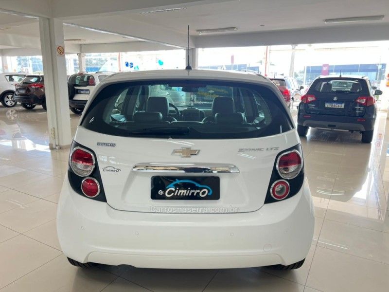 CHEVROLET SONIC 1.6 LTZ 16V 2013/2014 CIMIRRO AUTOMÓVEIS TAQUARA / Carros no Vale