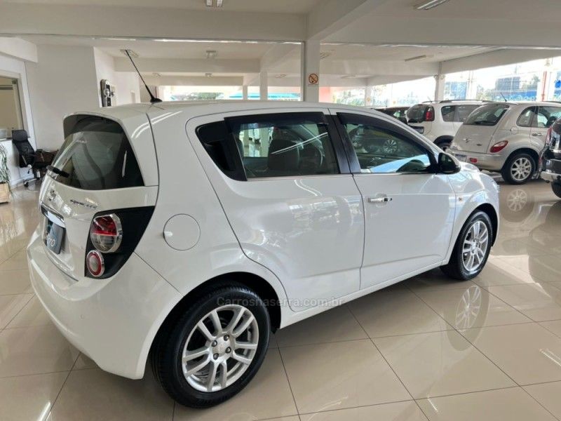 CHEVROLET SONIC 1.6 LTZ 16V 2013/2014 CIMIRRO AUTOMÓVEIS TAQUARA / Carros no Vale
