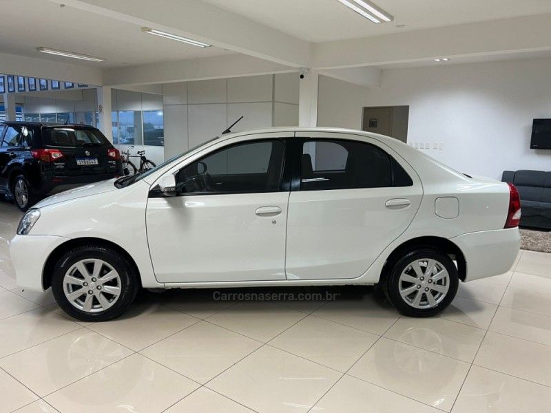 TOYOTA ETIOS 1.5 XLS SEDAN 16V 2016/2017 CIMIRRO AUTOMÓVEIS TAQUARA / Carros no Vale
