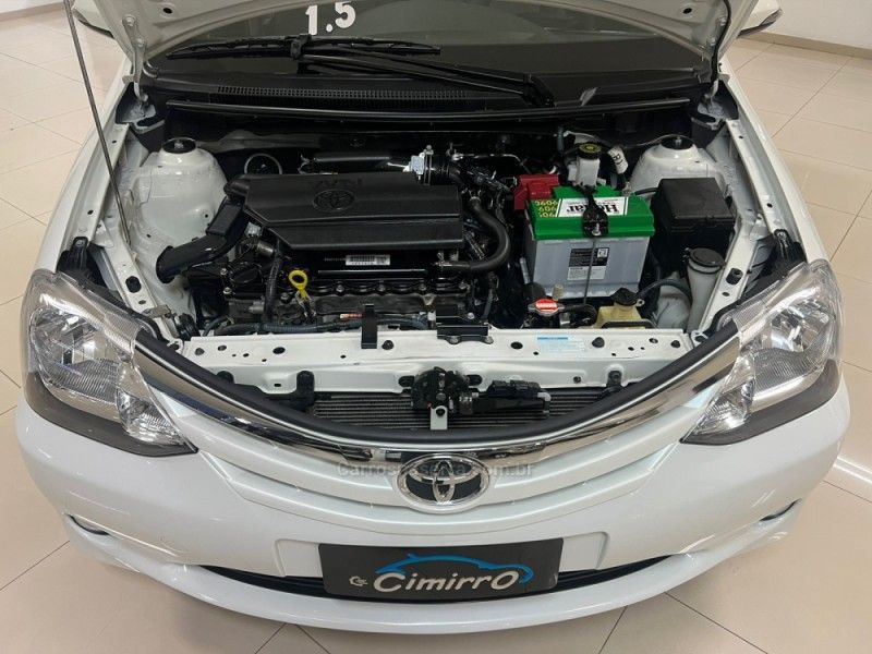 TOYOTA ETIOS 1.5 XLS SEDAN 16V 2016/2017 CIMIRRO AUTOMÓVEIS TAQUARA / Carros no Vale