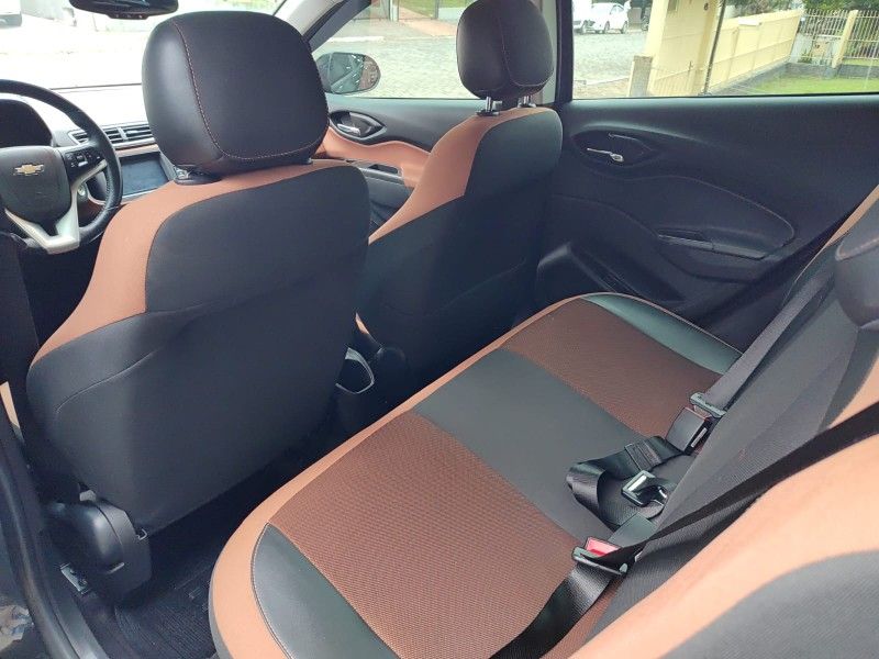 CHEVROLET ONIX 1.4 MPFI ACTIV 8V 2018/2018 AWD MULTIMARCAS LAJEADO / Carros no Vale
