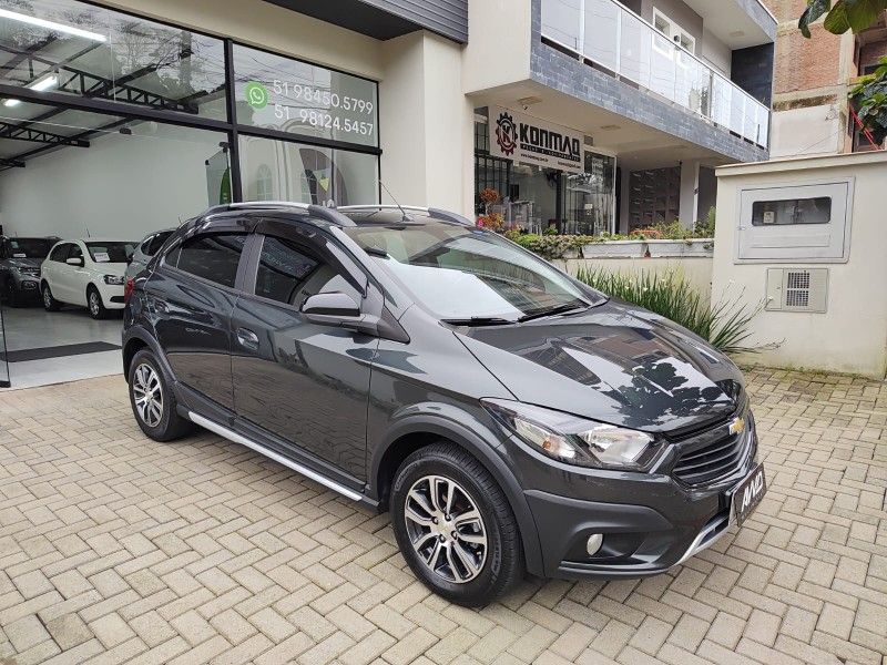 CHEVROLET ONIX 1.4 MPFI ACTIV 8V 2018/2018 AWD MULTIMARCAS LAJEADO / Carros no Vale