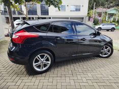FORD FOCUS 1.6 SE HATCH 16V 2014/2014 AWD MULTIMARCAS LAJEADO / Carros no Vale