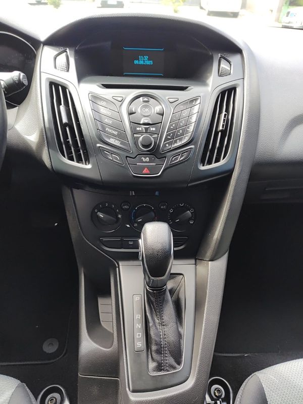 FORD FOCUS 1.6 SE HATCH 16V 2014/2014 AWD MULTIMARCAS LAJEADO / Carros no Vale