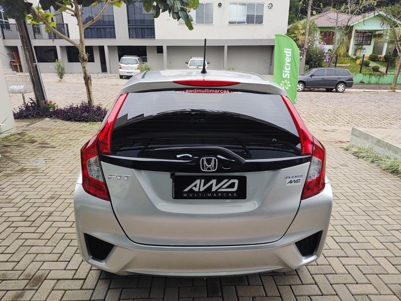 HONDA FIT 1.5 LX 16V 2016/2016 AWD MULTIMARCAS LAJEADO / Carros no Vale