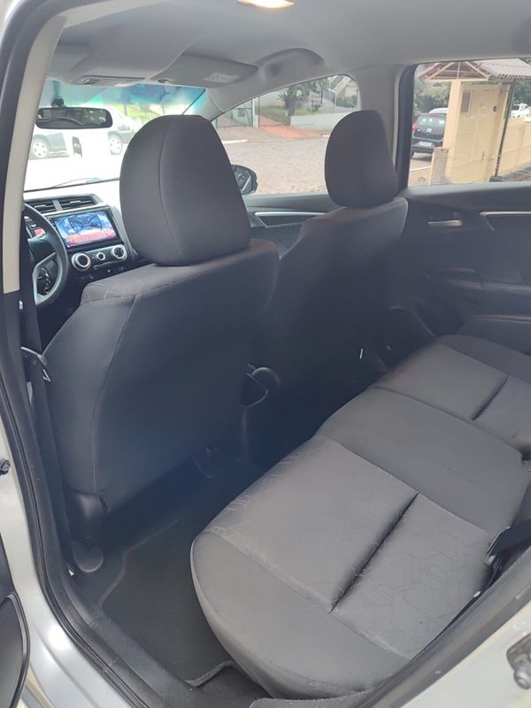 HONDA FIT 1.5 LX 16V 2016/2016 AWD MULTIMARCAS LAJEADO / Carros no Vale