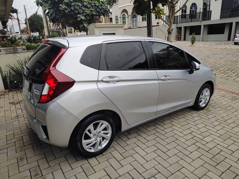 HONDA FIT 1.5 LX 16V 2016/2016 AWD MULTIMARCAS LAJEADO / Carros no Vale