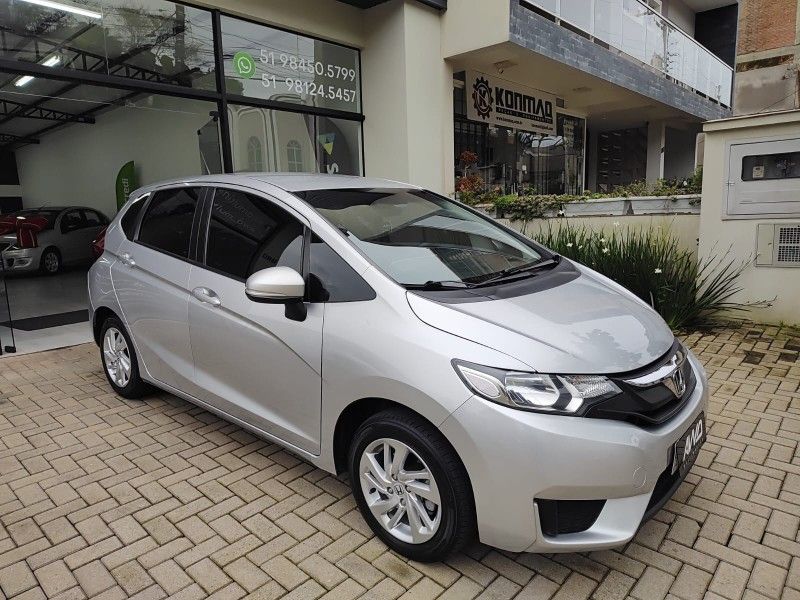 HONDA FIT 1.5 LX 16V 2016/2016 AWD MULTIMARCAS LAJEADO / Carros no Vale