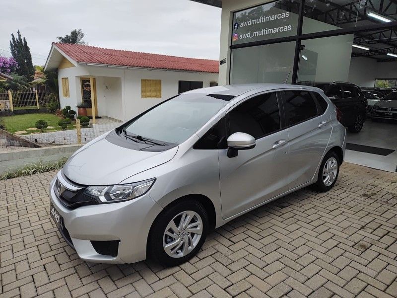 HONDA FIT 1.5 LX 16V 2016/2016 AWD MULTIMARCAS LAJEADO / Carros no Vale