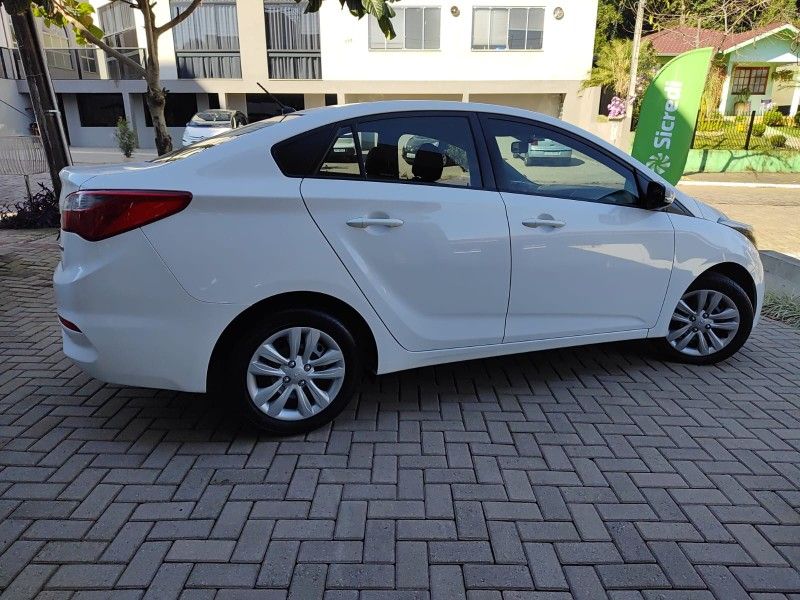 HYUNDAI HB20S 1.6 PREMIUM 16V 2016/2016 AWD MULTIMARCAS LAJEADO / Carros no Vale