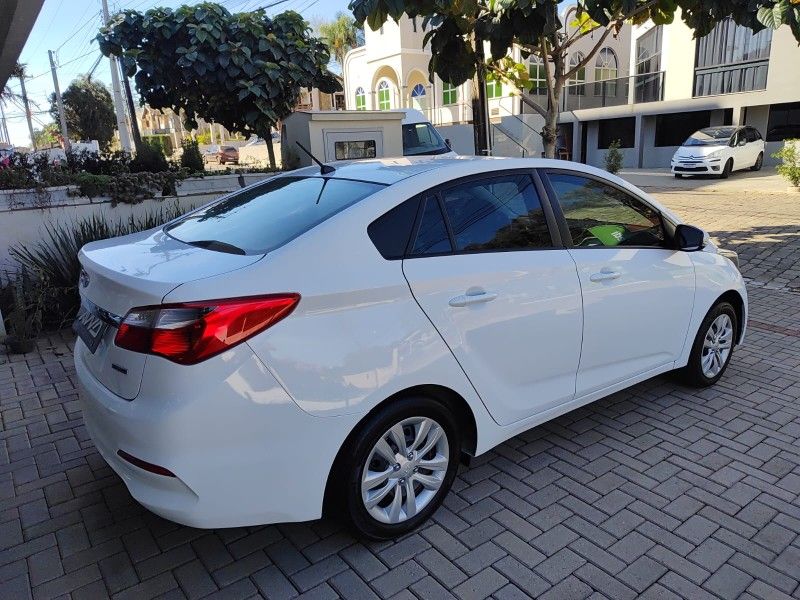 HYUNDAI HB20S 1.6 PREMIUM 16V 2016/2016 AWD MULTIMARCAS LAJEADO / Carros no Vale