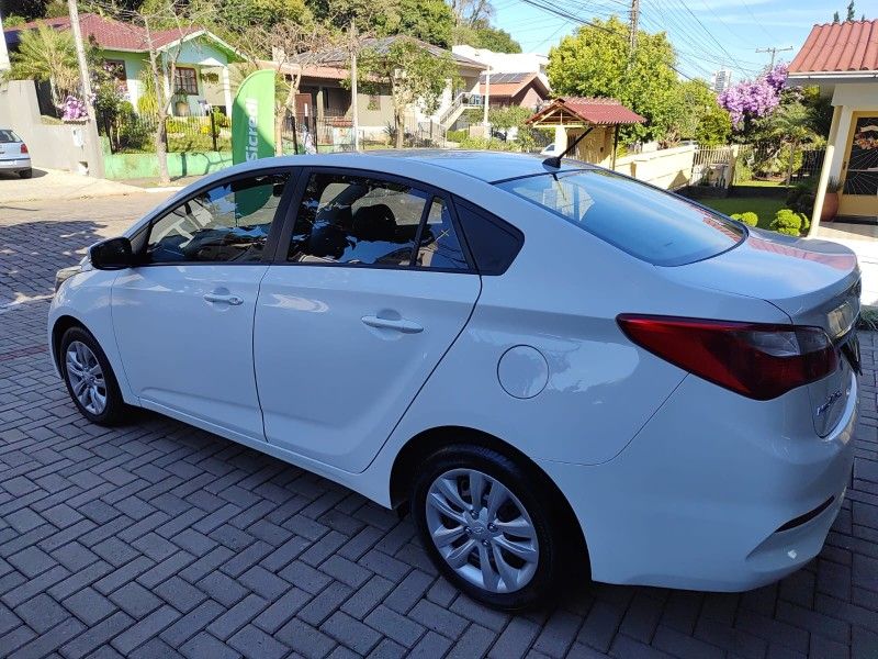 HYUNDAI HB20S 1.6 PREMIUM 16V 2016/2016 AWD MULTIMARCAS LAJEADO / Carros no Vale