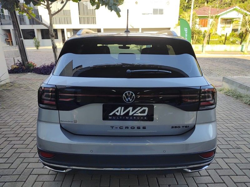 VOLKSWAGEN T-CROSS 1.4 HIGHLINE TSI 16V 2024/2024 AWD MULTIMARCAS LAJEADO / Carros no Vale