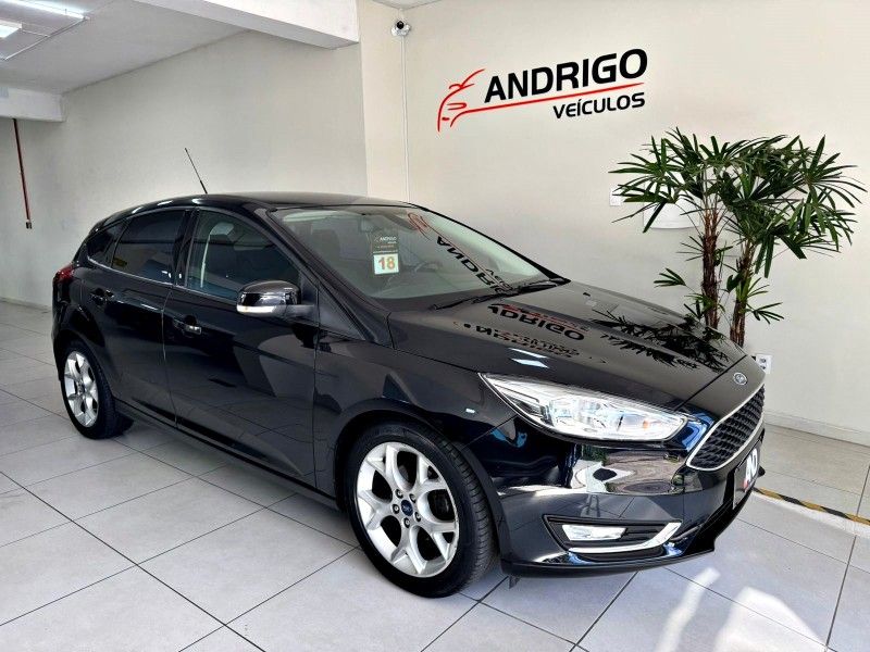 FORD FOCUS 2.0 SE PLUS 16V 2017/2018 ANDRIGO VEÍCULOS CAXIAS DO SUL / Carros no Vale