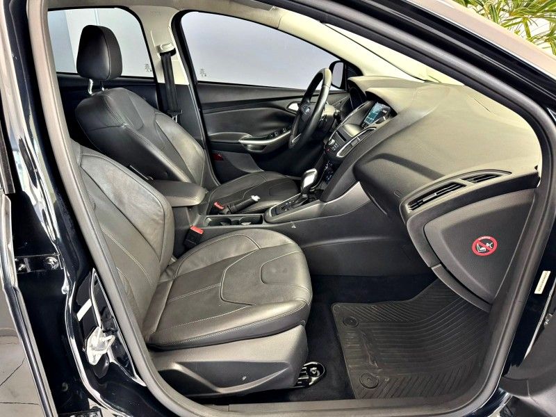 FORD FOCUS 2.0 SE PLUS 16V 2017/2018 ANDRIGO VEÍCULOS CAXIAS DO SUL / Carros no Vale