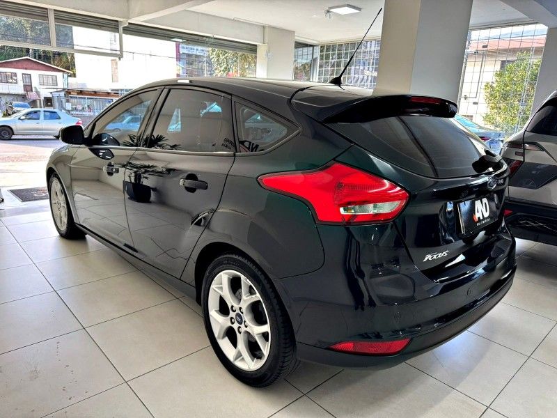 FORD FOCUS 2.0 SE PLUS 16V 2017/2018 ANDRIGO VEÍCULOS CAXIAS DO SUL / Carros no Vale