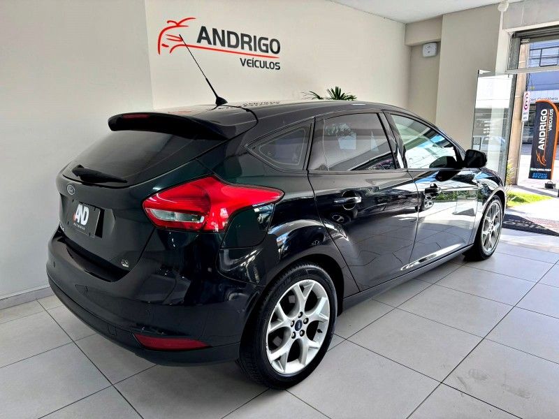 FORD FOCUS 2.0 SE PLUS 16V 2017/2018 ANDRIGO VEÍCULOS CAXIAS DO SUL / Carros no Vale