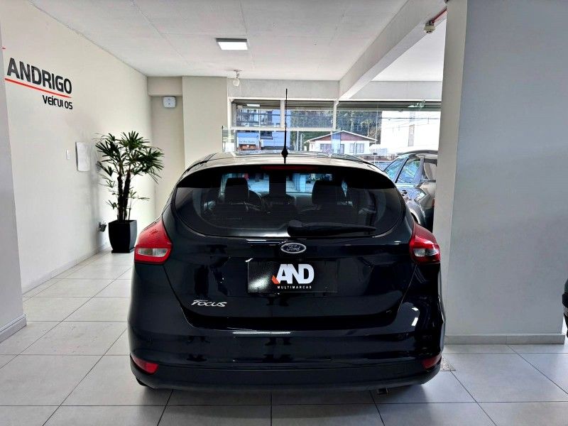 FORD FOCUS 2.0 SE PLUS 16V 2017/2018 ANDRIGO VEÍCULOS CAXIAS DO SUL / Carros no Vale