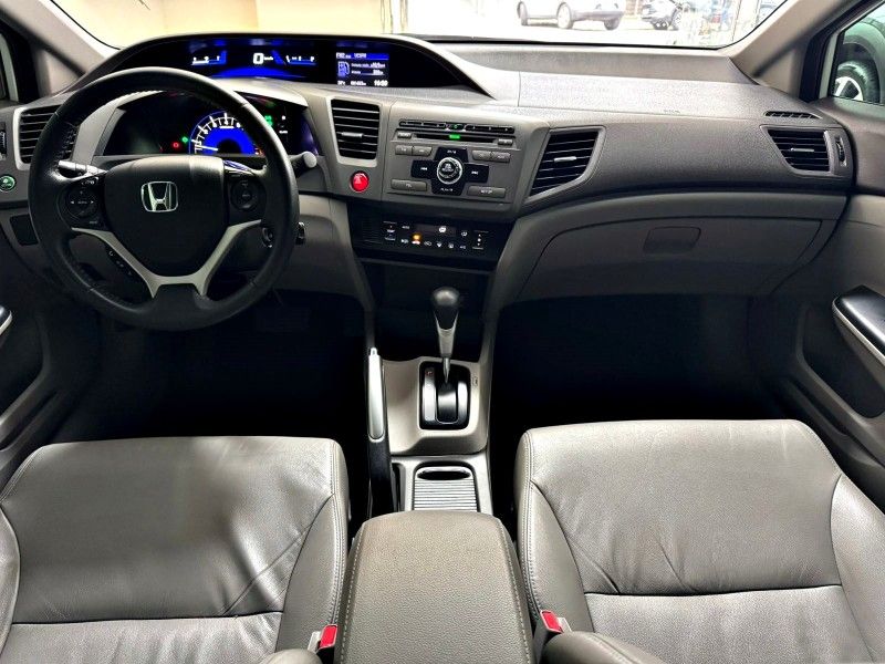 HONDA CIVIC 2.0 LXR 16V 2013/2014 ANDRIGO VEÍCULOS CAXIAS DO SUL / Carros no Vale