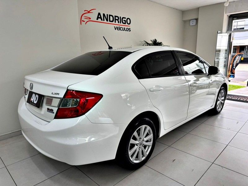 HONDA CIVIC 2.0 LXR 16V 2013/2014 ANDRIGO VEÍCULOS CAXIAS DO SUL / Carros no Vale