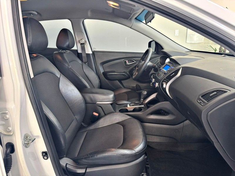 HYUNDAI IX35 2.0 16V 2017/2018 ANDRIGO VEÍCULOS CAXIAS DO SUL / Carros no Vale